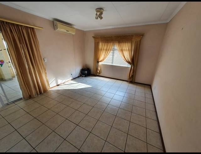 2 BEDROOM TOWNHOUSE FOR SALE IN ANNLIN